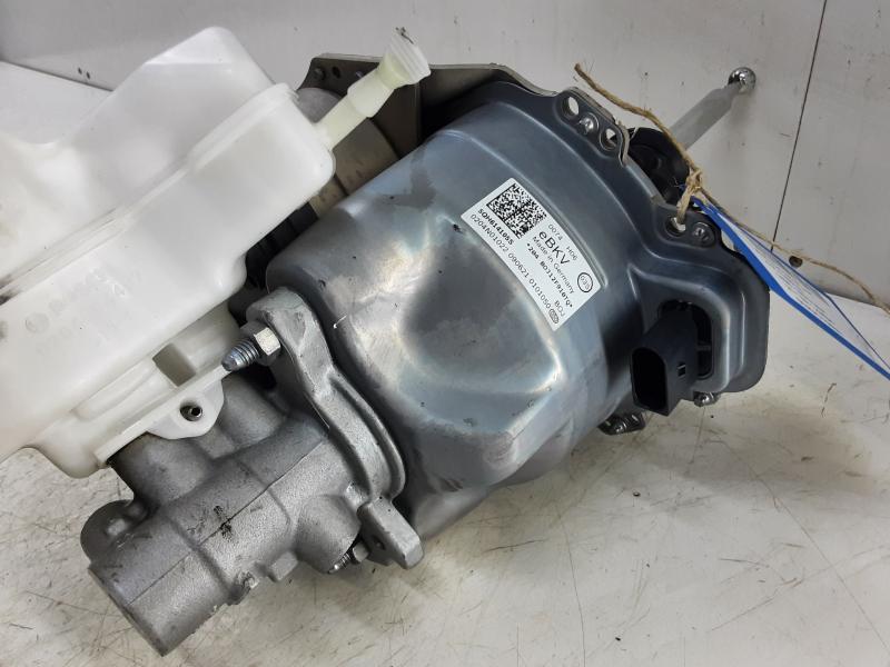SERVO-FREIN Audi Q3 11/18+