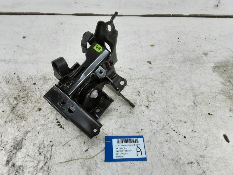 GETRIEBE HALTERUNG Toyota YARIS (5) 9/14 - 2/20