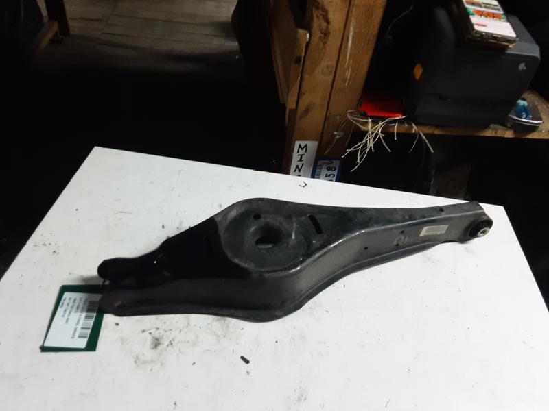 DRAAGARM ACHTER LINKS Vw GOLF V 11/03 - 08