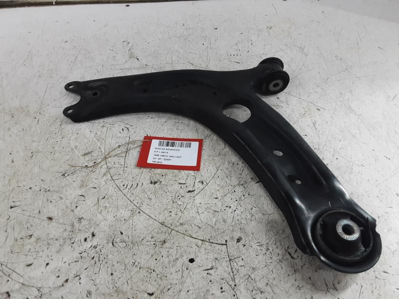 TRIANGLE AVANT GAUCHE Audi Q3 11/18+