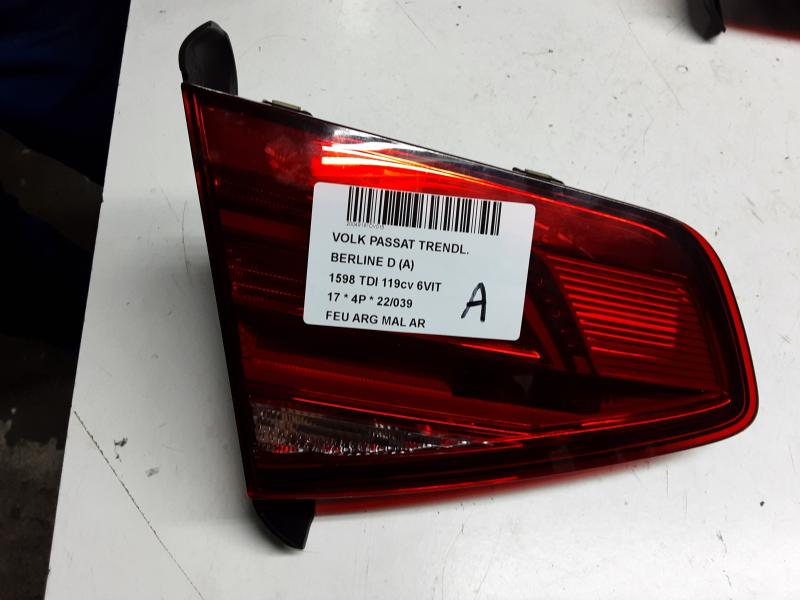 FEU ARRIERE GAUCHE DE MALLE ARRIERE Vw PASSAT 11/14 - 19