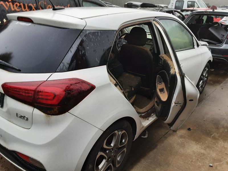 SPATBORD ACHTER RECHTS Hyundai I20 (3) Face Lift 8/18 - 08/20