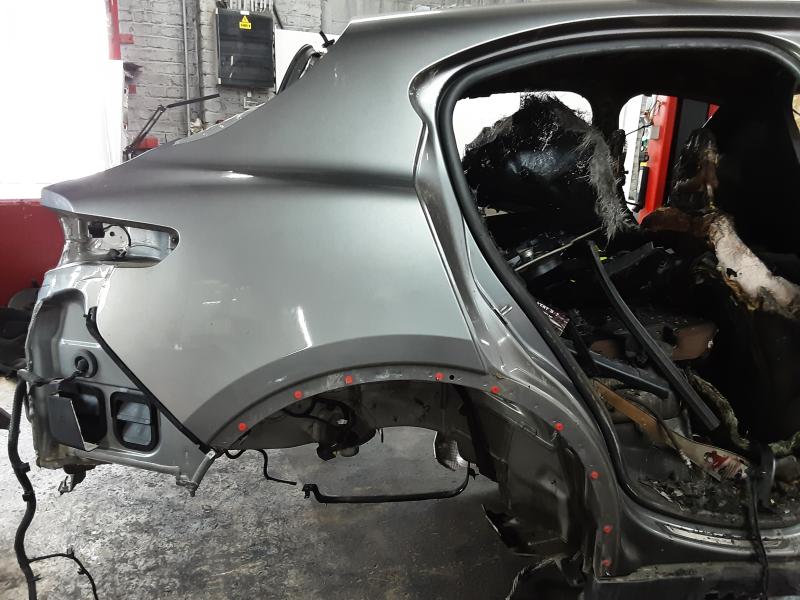 RECHTER HECKFLÜGEL Alfa Romeo STELVIO 1/17+