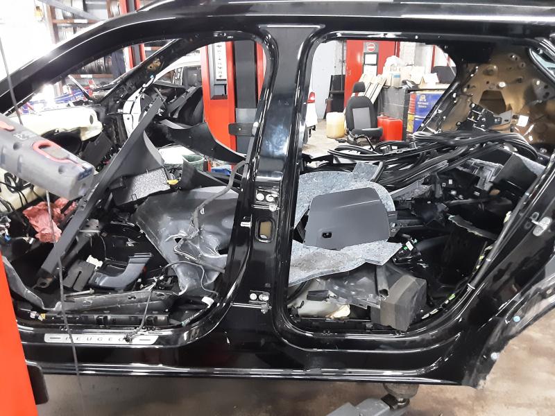 MIDDENSTIJL CENTRAAL LINKS Peugeot 2008 (2) 8/19 - 5/23
