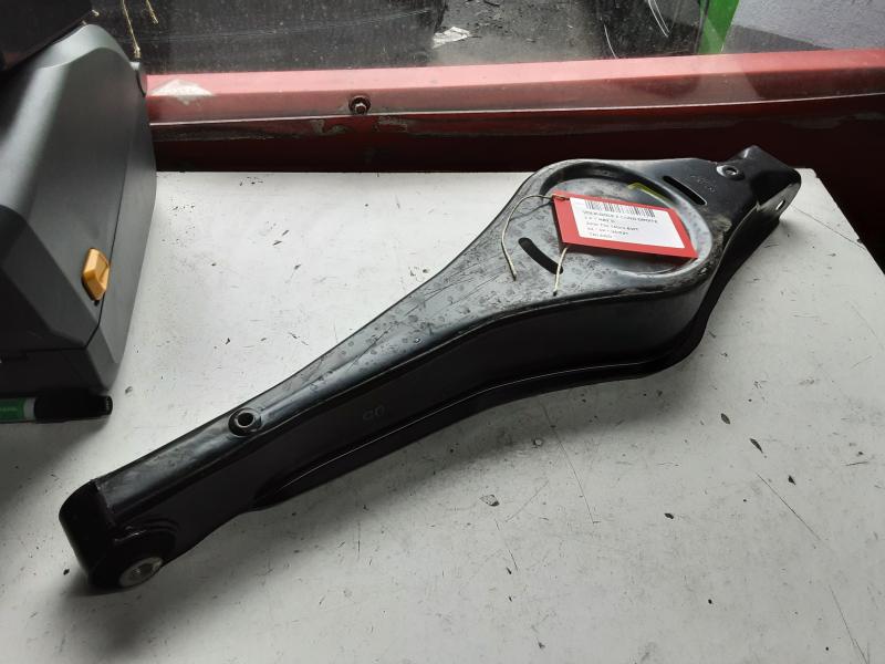 TRIANGLE ARRIERE DROITE Vw GOLF V 11/03 - 08
