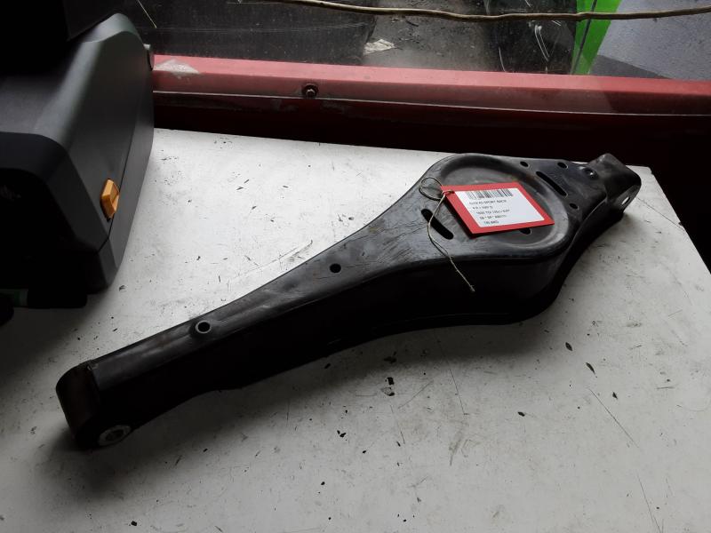TRIANGLE ARRIERE DROITE Audi A3 8/08 - 12