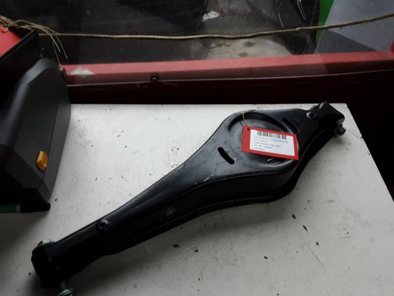 TRIANGLE ARRIERE DROITE Vw GOLF V 11/03 - 08