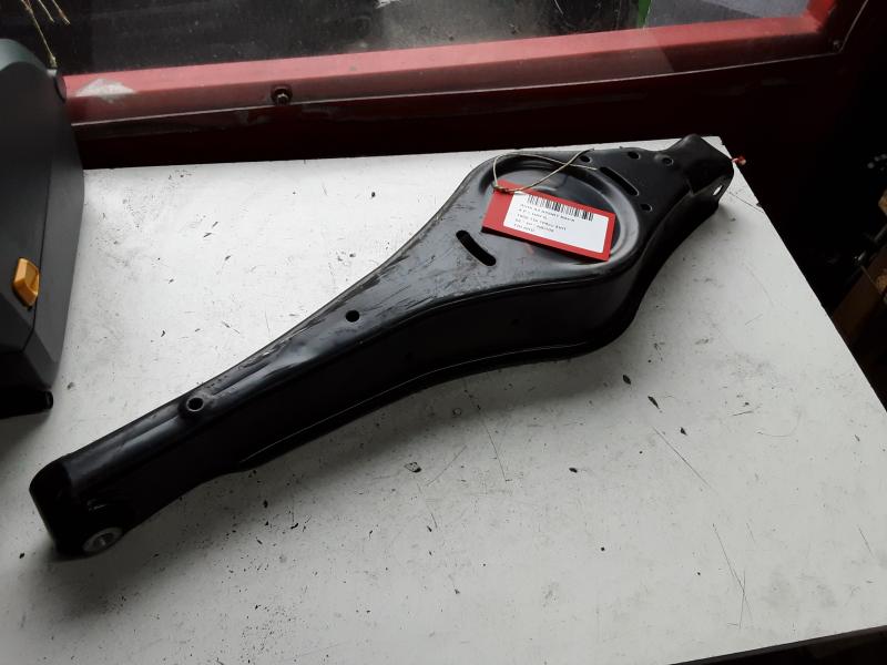 TRIANGLE ARRIERE DROITE Audi A3 7/03 - 7/08