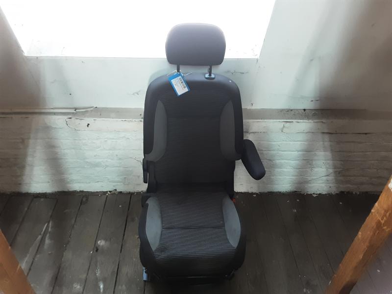 VORDERER RECHTER SITZ Peugeot PARTNER - 09