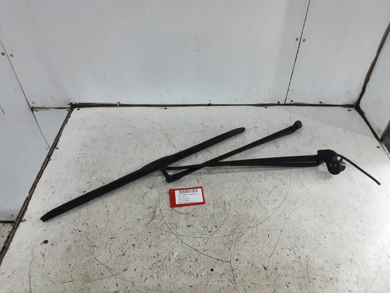 BRAS D'ESSUIE-GLACE AVANT Toyota YARIS (5) 9/14 - 2/20