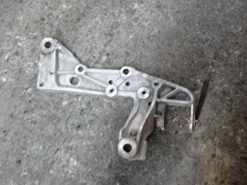 DRAAGARMSTEUN VOOR RECHTS Audi A3 7/03 - 7/08