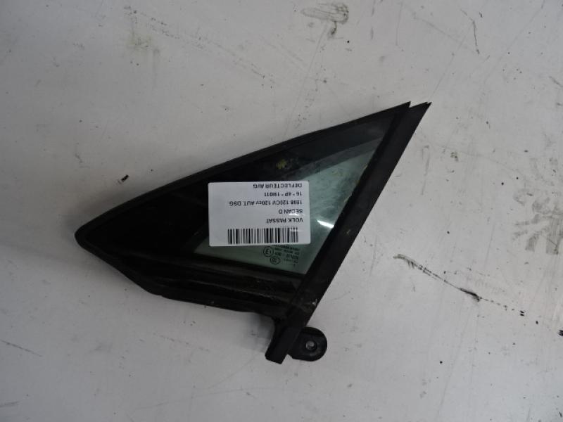 ZIJRUIT VOOR LINKS Vw PASSAT 11/14 - 19