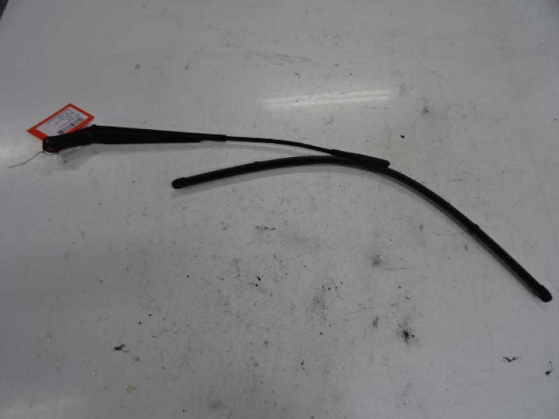 LEFT FRONT WIPER ARM
