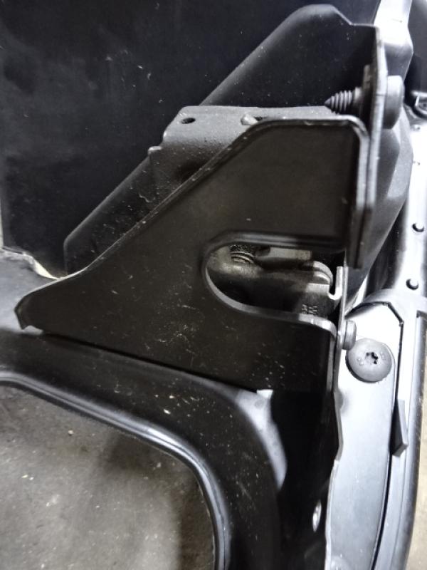 VERGRENDELING MOTORKAP Bmw 3 E92/3 COUPE 10 - 14