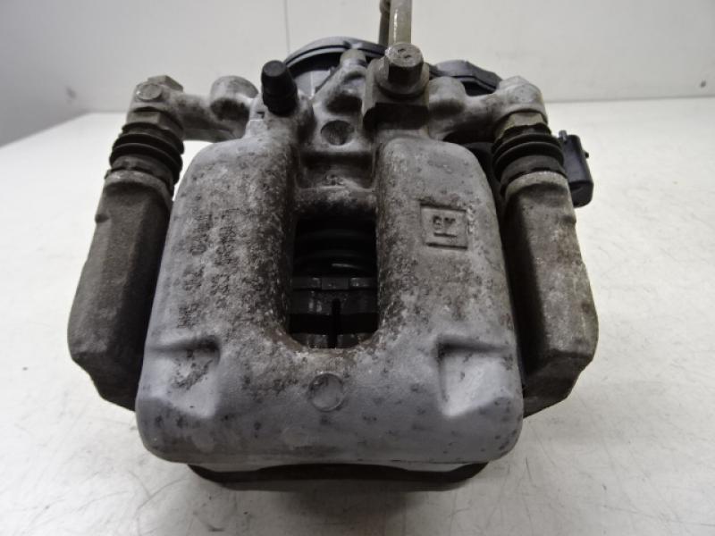 REMKLAUW ACHTER LINKS Opel ASTRA K 8/15 - 8/19 5P/D