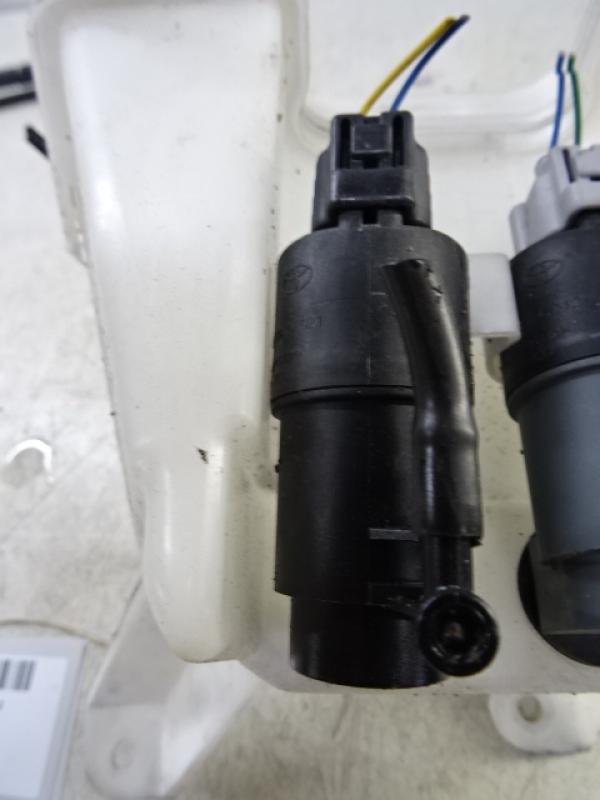 SCHEIBENSPRÜHERPUMPE VORNE Toyota YARIS (5) 9/14 - 2/20
