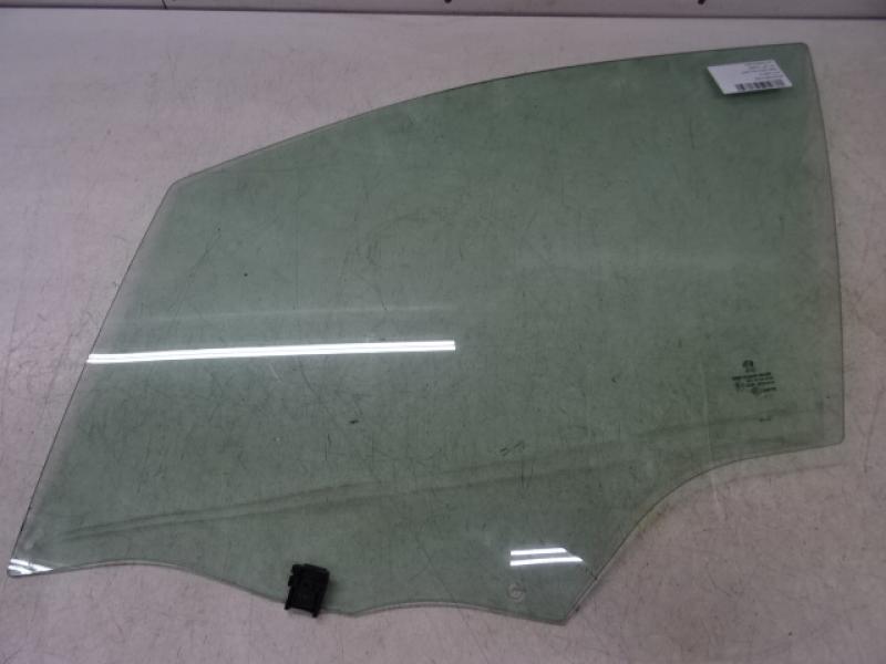 VITRE DE PORTE AVANT GAUCHE Peugeot 208 8/15 - 20