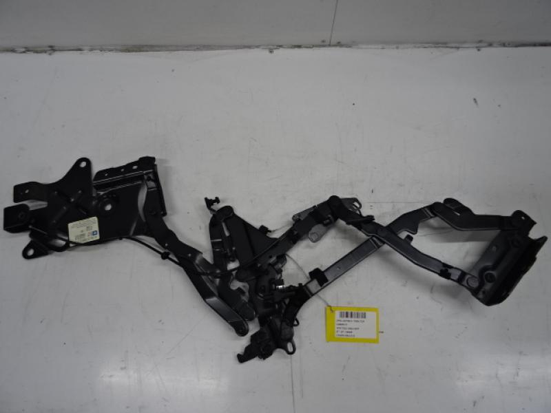 SCHARNIER DEKSEL LINKS Opel ASTRA H 3/05 - 10 3P/D