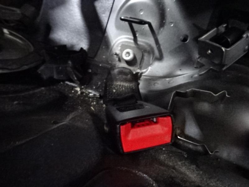 PIED DE CEINTURE ARRIERE DROITE Bmw 1 E82/88 COUP-CA.07+