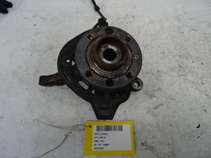 WIELNAAF VOOR RECHTS Opel CORSA C 09/00 - 10/06
