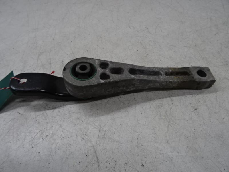 SUPPORT DE BOITE DE VITESSES Vw GOLF V 11/03 - 08