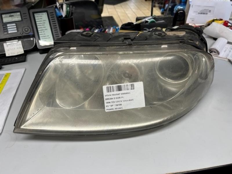 HEADLIGHT LEFT Vw PASSAT 10/00 - 02/05