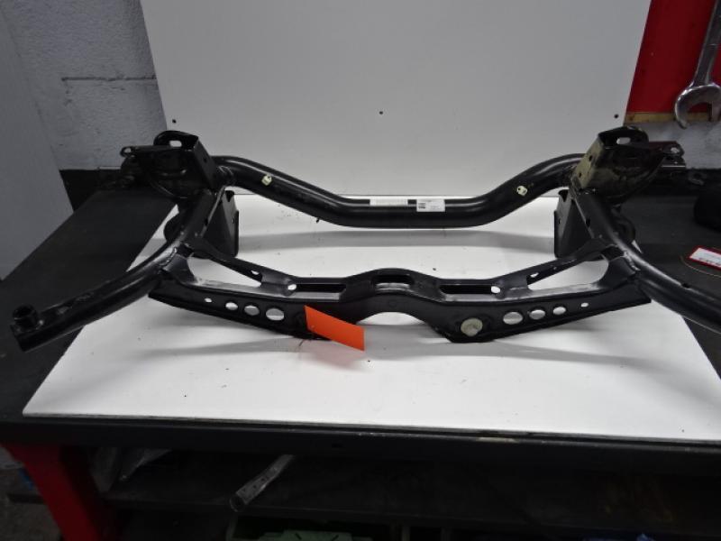 TRAVERSE ARRIERE Audi A3 3,5D 9/12 - 16