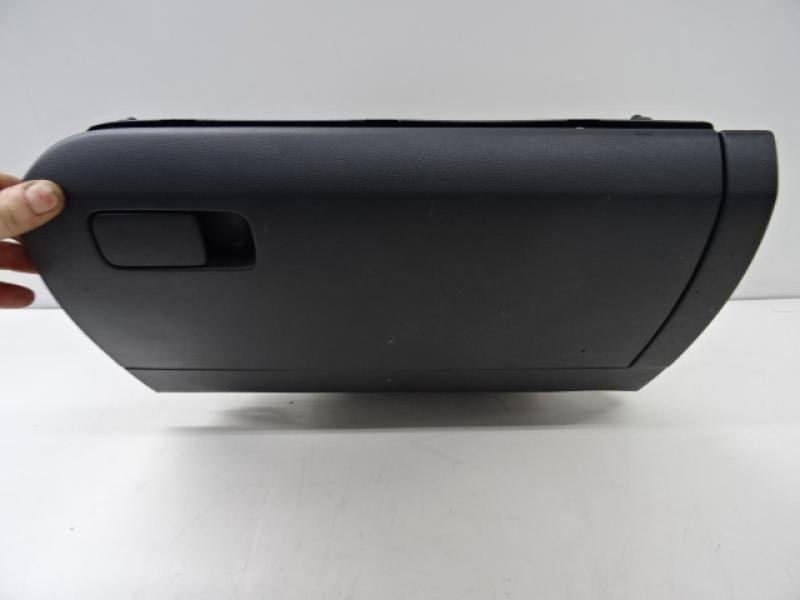 GLOVEBOX Vw POLO (6R) FaceLift 5/14 - 17