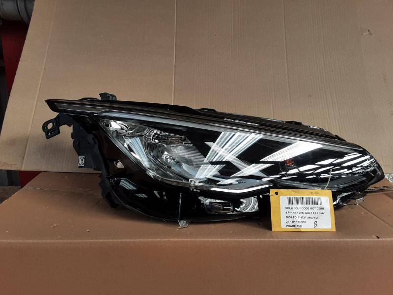 PHARE AVANT DROIT Vw GOLF VIII 2/20+