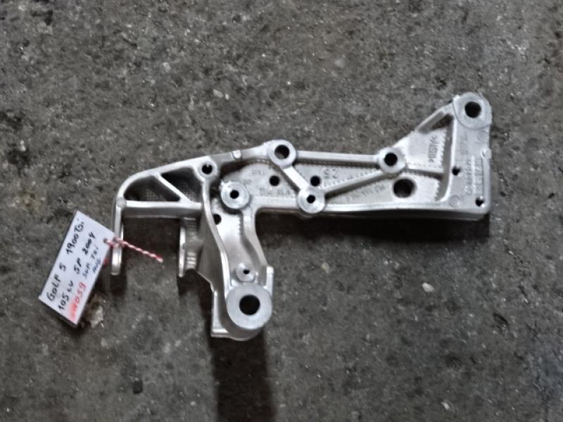 SUPPORT-TRIANGLE AVANT GAUCHE Vw GOLF V 11/03 - 08
