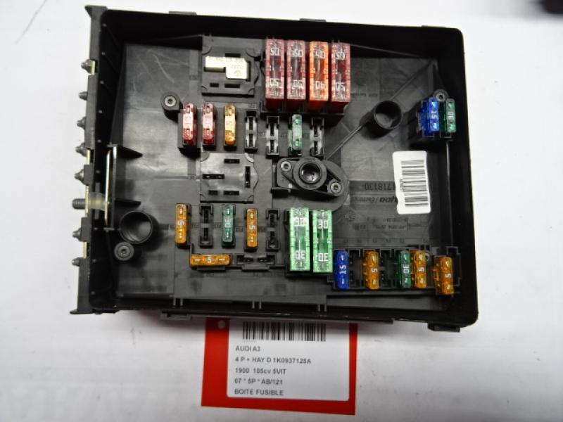 BOITE A FUSIBLES Audi A3 7/03 - 7/08