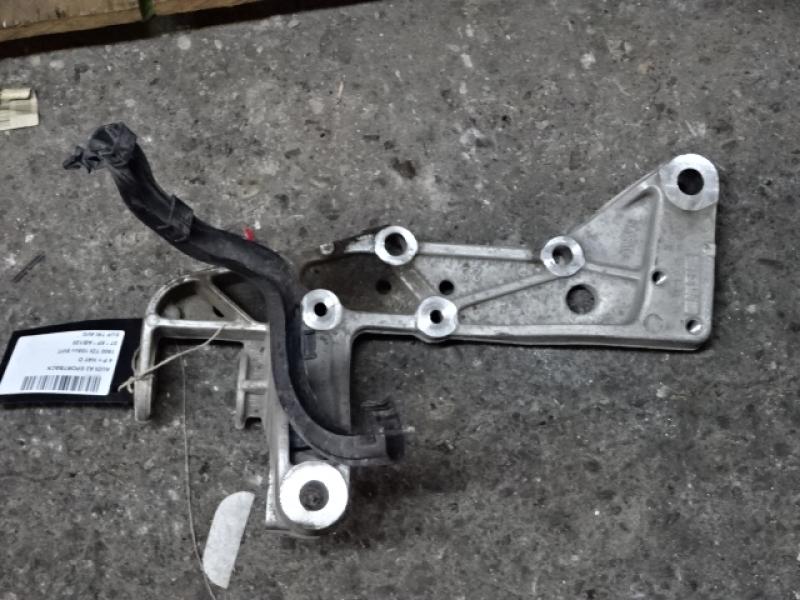 DRAAGARMSTEUN VOOR LINKS Audi A3 7/03 - 7/08