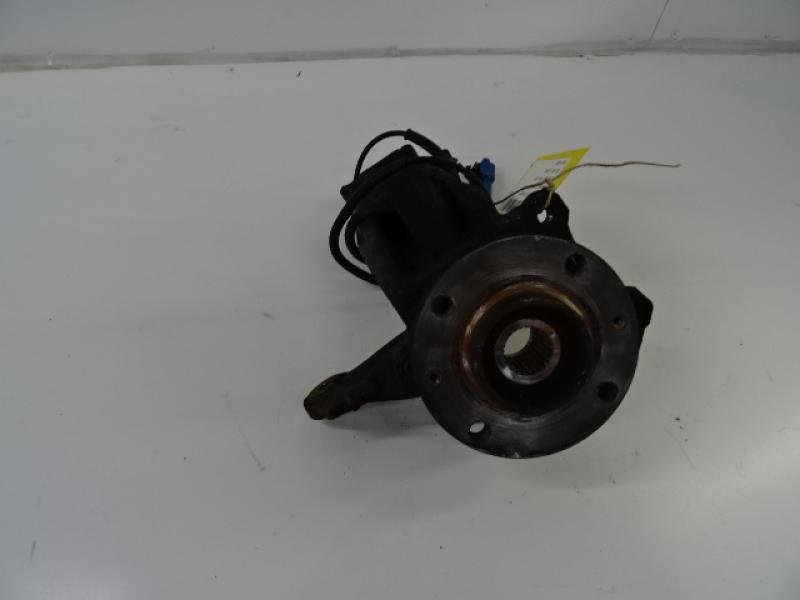 MOYEU AVANT DROIT Peugeot 207 2/06 > 15
