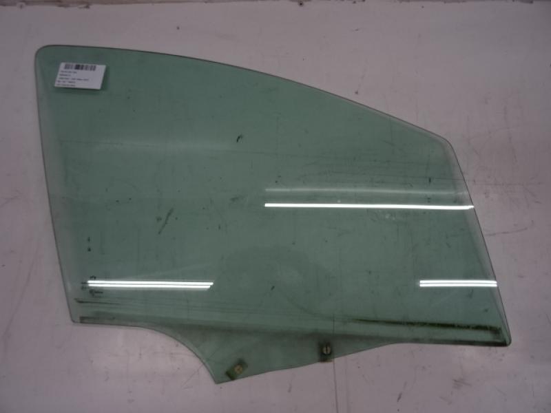 VITRE DE PORTE AVANT DROITE Peugeot 207 2/06 > 15