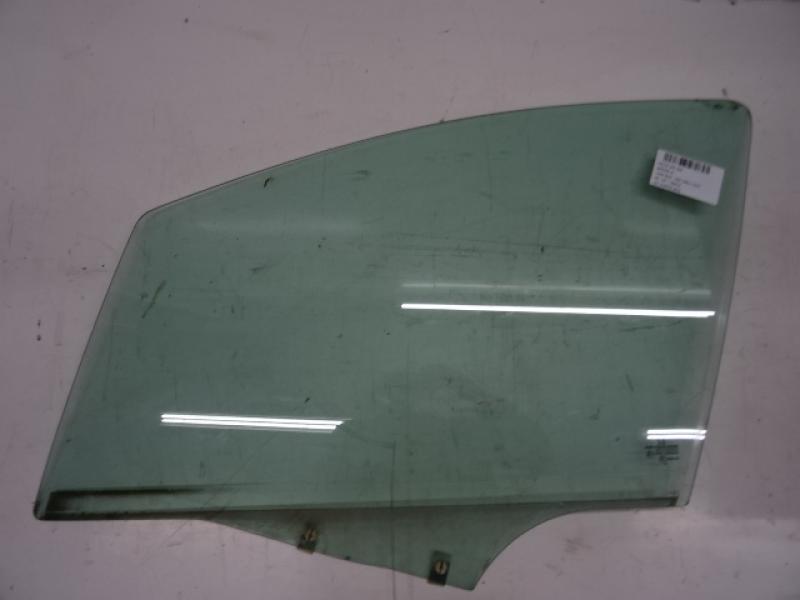 VITRE DE PORTE AVANT GAUCHE Peugeot 207 2/06 > 15