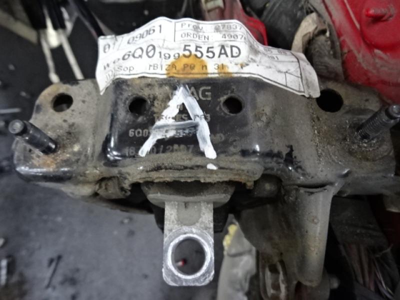 SUPPORT DE BOITE DE VITESSES Seat IBIZA MK3 (6L1) 6/02 - 08