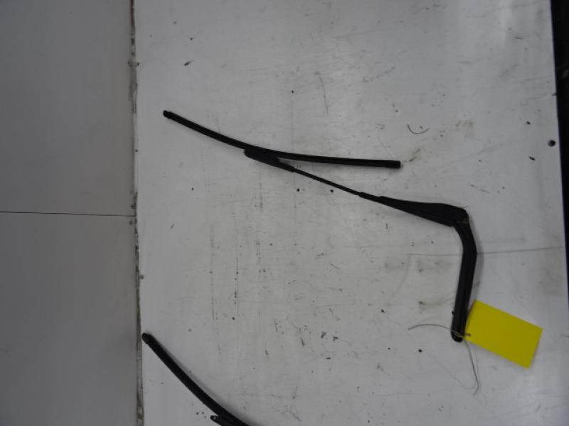 SCHEIBENWISCHERARM LINKS VORNE Bmw 1 E81/87 4/07 - 12