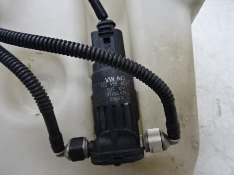 SCHEIBENSPRÜHERPUMPE VORNE Vw GOLF V 11/03 - 08
