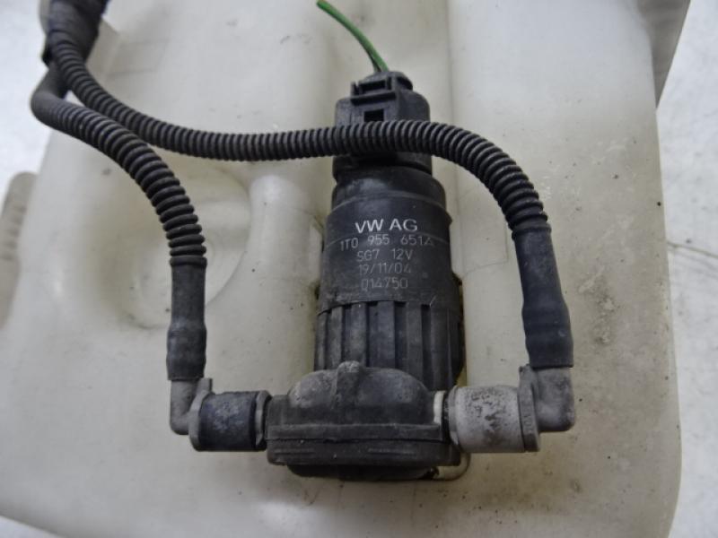 SCHEIBENSPRÜHERPUMPE VORNE Vw GOLF V 11/03 - 08
