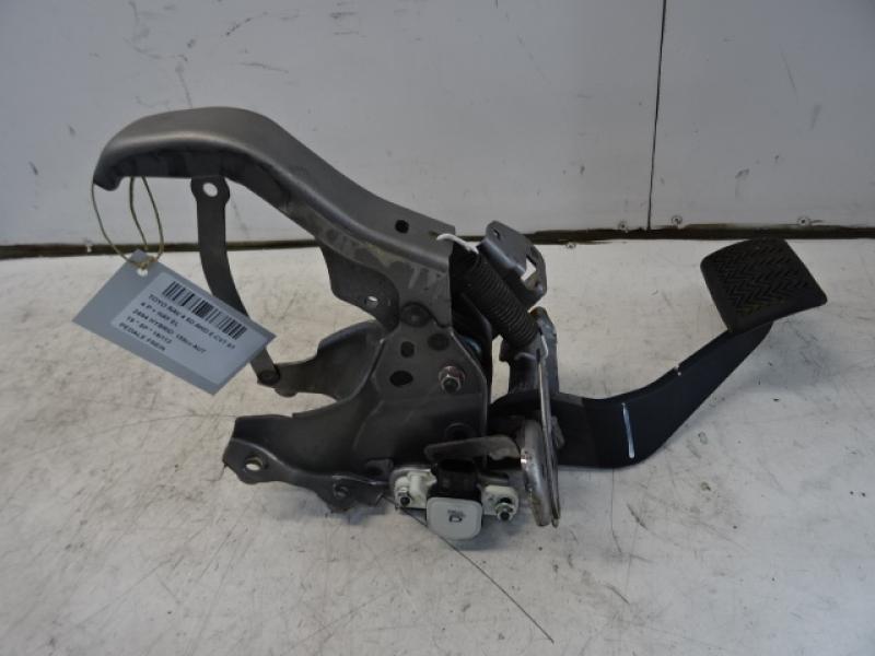 BRAKE PEDAL Toyota RAV 4 12/15 - 18
