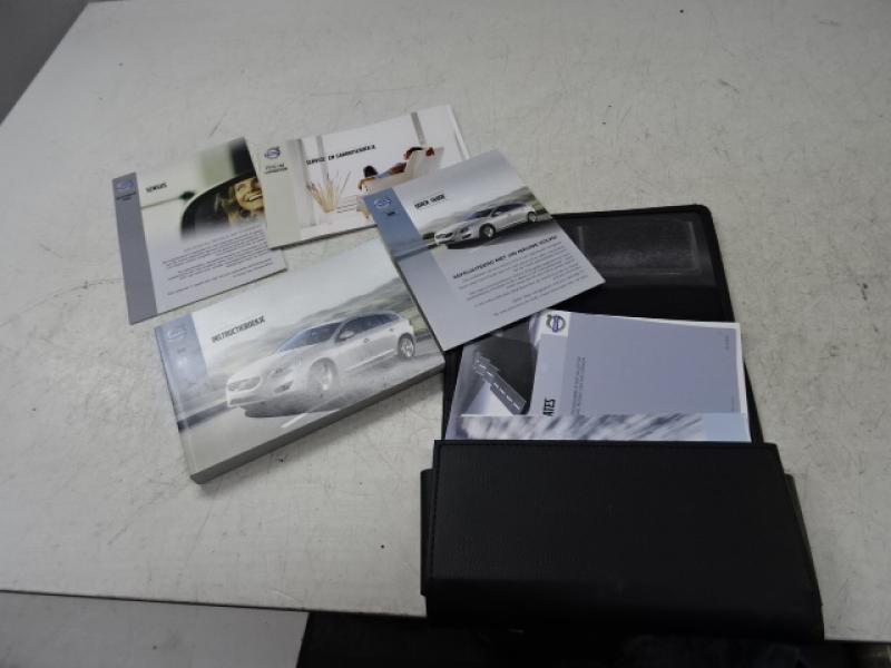 MANUEL D'UTILISATION Volvo V60 10/10-08/18