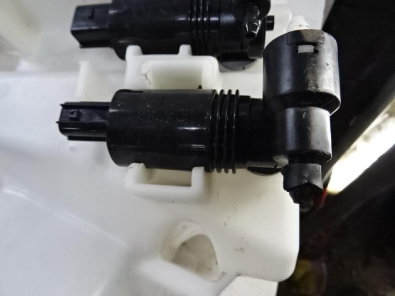 SCHEIBENSPRÜHER MOTOR Land Rover DISCOVERY SPORT (1) 14 - 5/2019