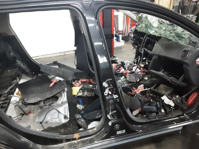 MIDDENSTIJL CENTRAAL RECHTS Dacia LOGAN 12/16 - 20