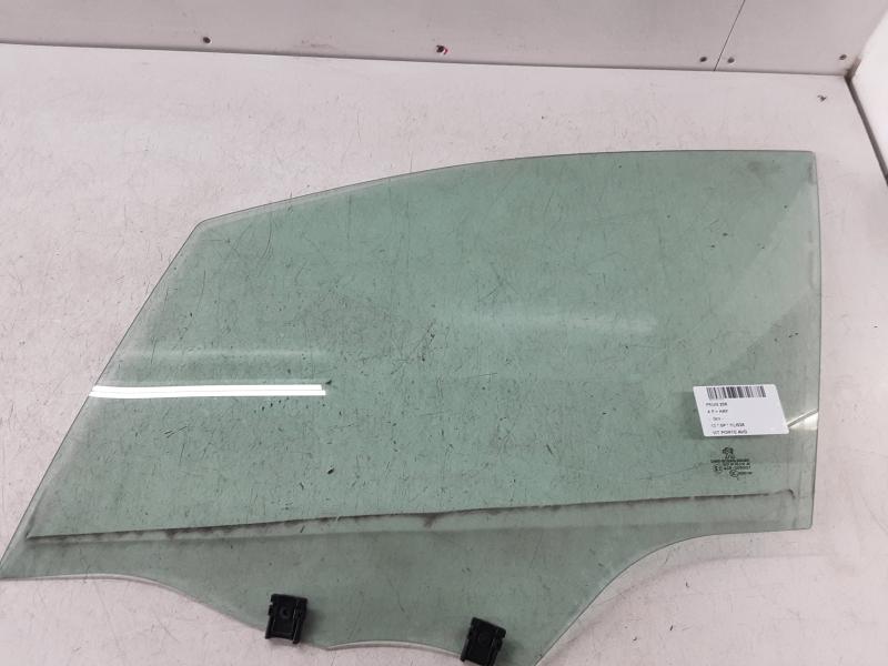 LEFT FRONT DOOR WINDOW Peugeot 208 3/12 - 7/15