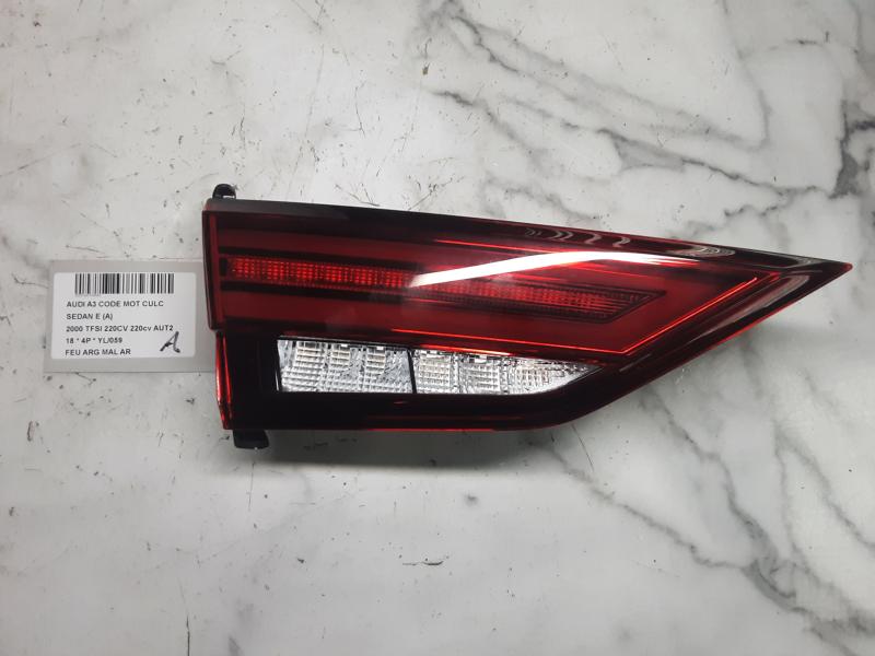 FEU ARRIERE GAUCHE DE MALLE ARRIERE Audi A3 4D 4/16 - 20