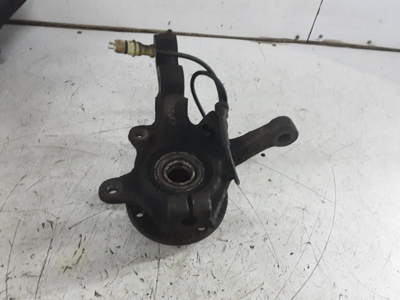 FRONT WHEEL HUB RIGHT Renault CLIO CAMPUS 9/05 - 12