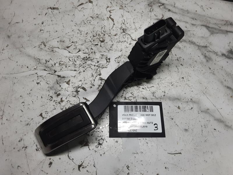 ACCELERATOR PEDAL Vw PASSAT 11/14 - 19