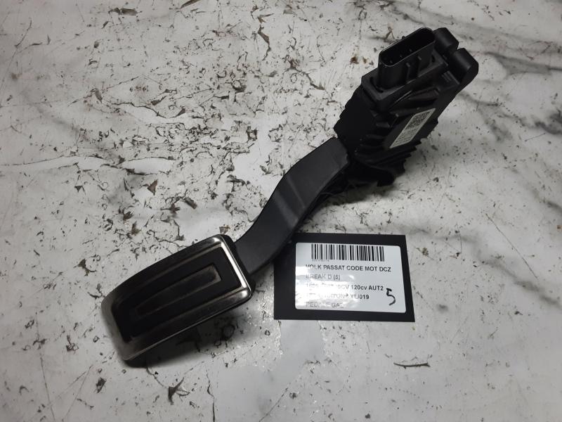 ACCELERATOR PEDAL Vw PASSAT 11/14 - 19