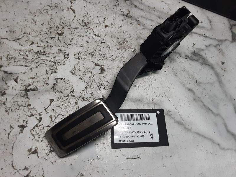 ACCELERATOR PEDAL Vw PASSAT 11/14 - 19