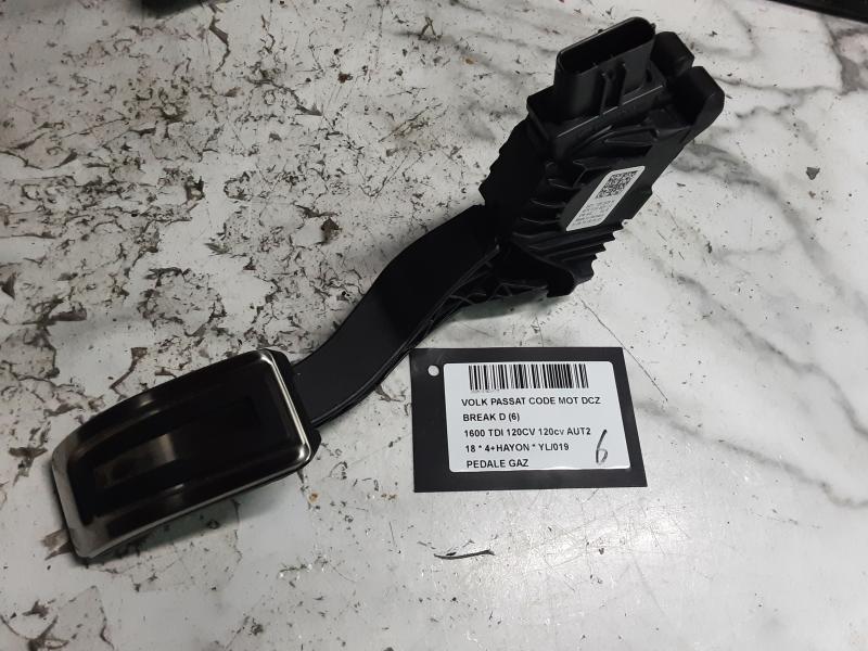 ACCELERATOR PEDAL Vw PASSAT 11/14 - 19